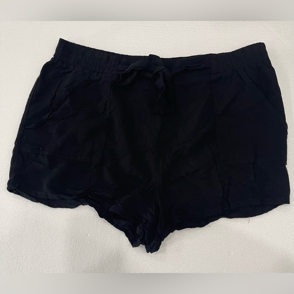 Black shorts juniors size XL